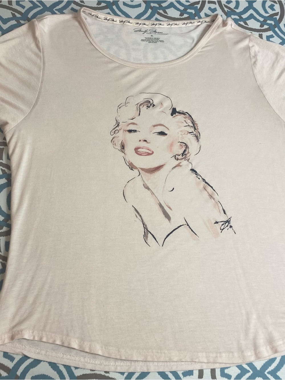 Vintage Marilyn Monroe Women's Light Pink Graphic Scoop Neck Top
